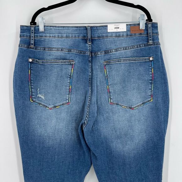 NWT Judy Blue Distressed Embroidered Pocket Skinny Jeans Size 20 W - Picture 8 of 8